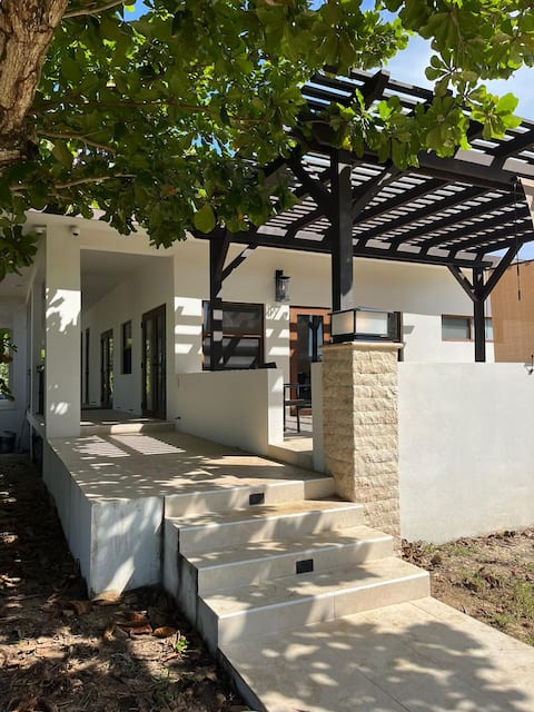 Private Oceanfront 2 Bedroom Villa
