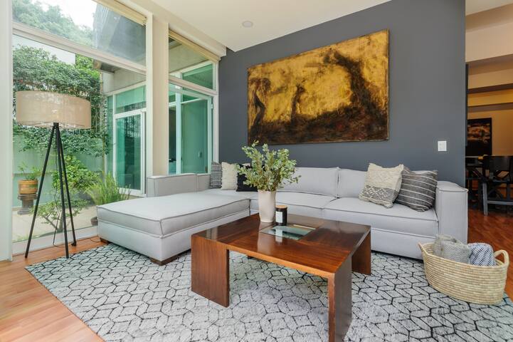 Stunning garden house 2 bdr Apt w/ p. terrace