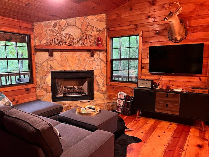 Bear Paw Lodge 2b/1b Hot Tub Cozy/modern - Cherry Log, GA