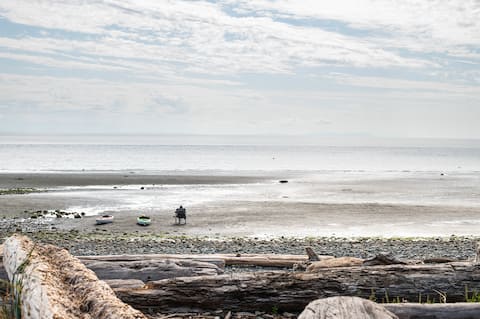 Beachfront | Sandy Shore, 7 bed w king & bbq