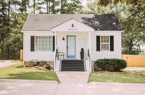 Rivertown Cottage: Walk to Aquatic Center & River