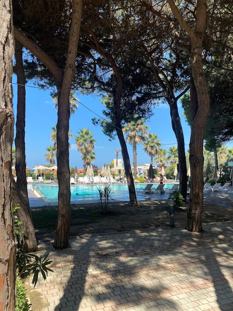 Aron Seaview apartment