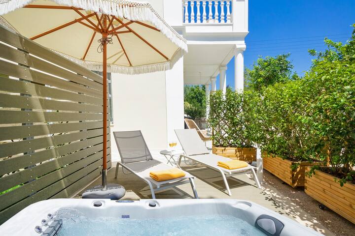 Casa Verde Chania, 8 BD, 6 BA, 3 Jacuzzi, cozy gallery image 2