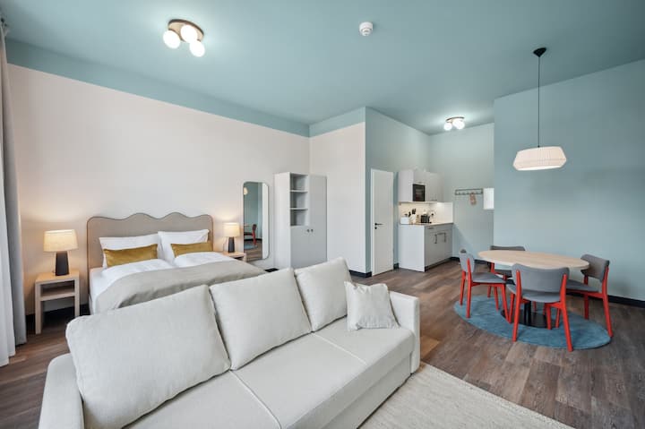 Berlin Stresemannstr. | Comfort Suite + Sofa Bed - Berlin