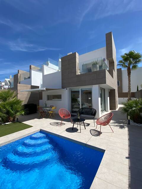 Villa Margarita, Guardamar Del Segura
Pool 28 °