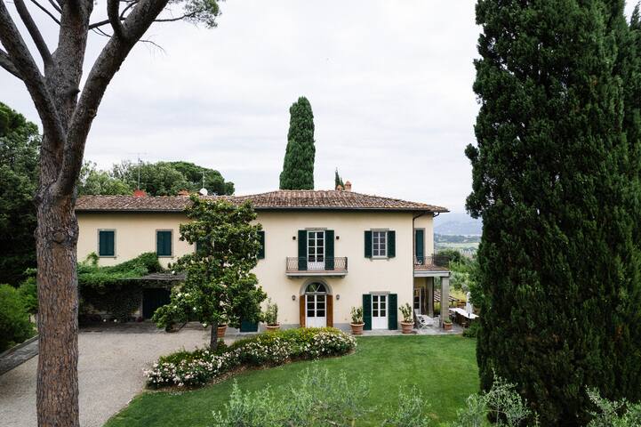 Luxury Florence Villa with Pool gallery image 5