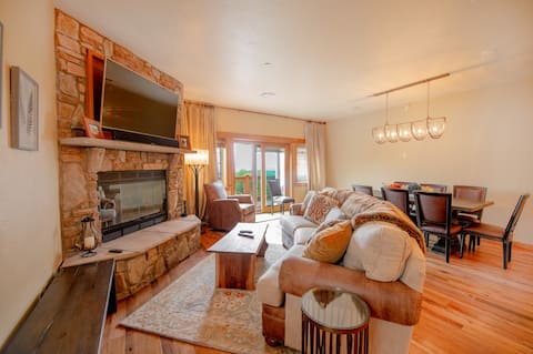 Sleeps 12, 7 Bed, Luxury, Ski In/Out, POOL, HotTub