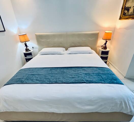 Apartment 812 gallery image 3