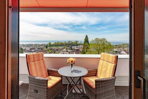 Apartment  with lake view
