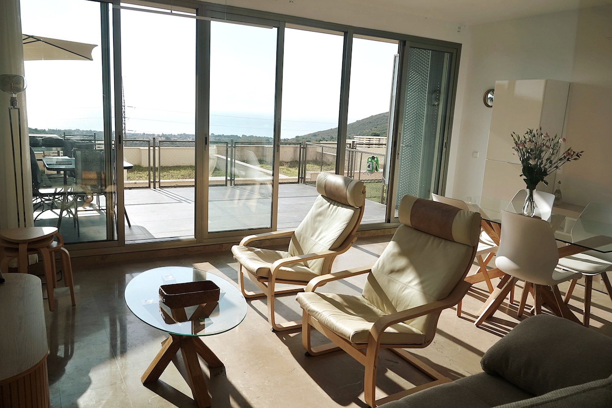 Popular Airbnb listing: Mira d'Oro Peniscola. Comfortable sea view house in Peníscola / Peñíscola