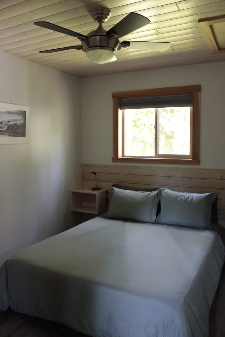 Front bedroom also has a ceiling fan for cooler nights. Room darkening shades, if you like to sleep in.