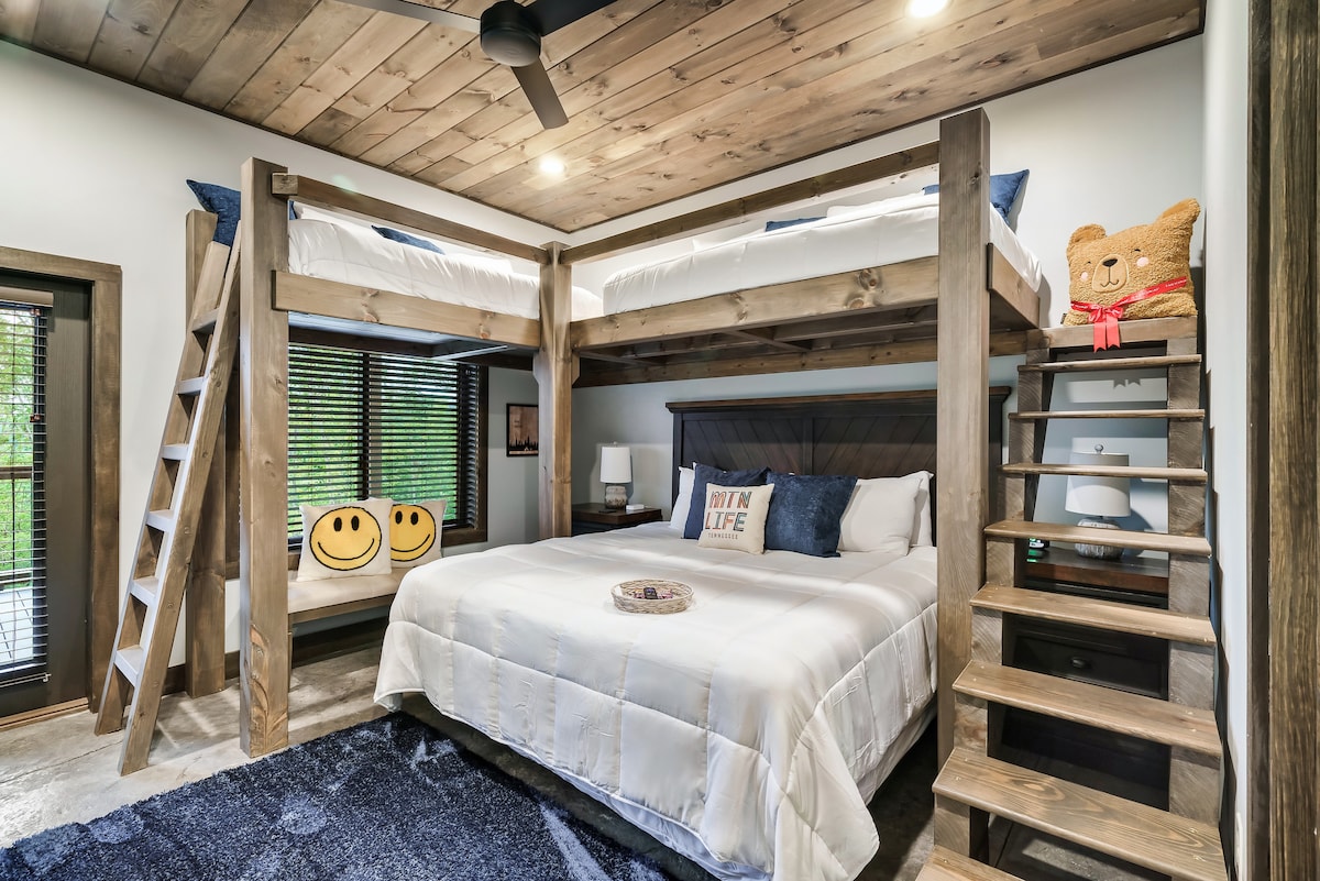 Roshani katika mojawapo ya vyumba vikuu