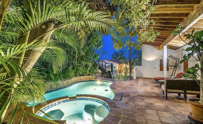 Luxurious Mediterranean Villa in Hollywood Hills