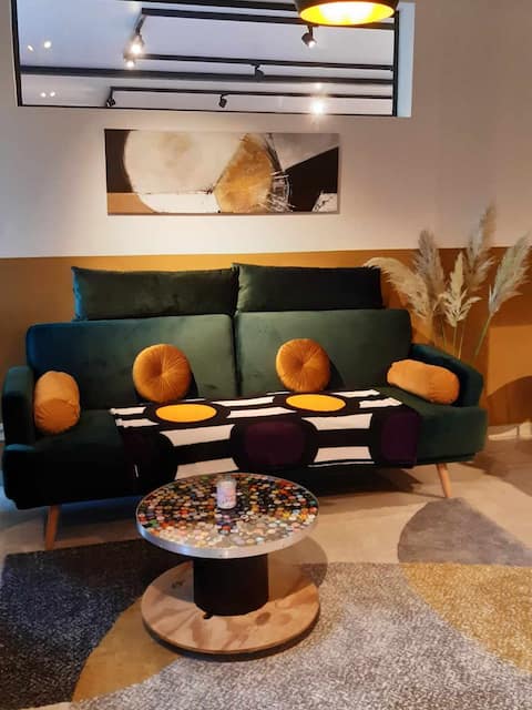 Top Airbnb: Cottage overlooking the pond. Ardennes. At the Purple Sheep in Wallonie