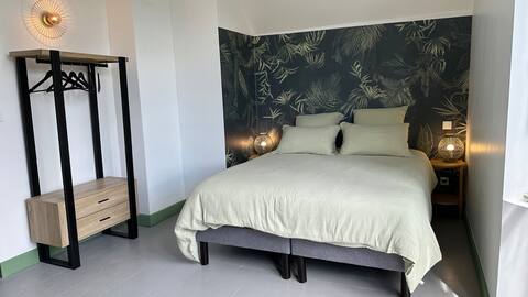 Tropical Bed and Breakfast at Domaine de l 'Aven