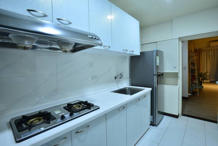 American-style family room/Airport Direct Bus gallery image 5