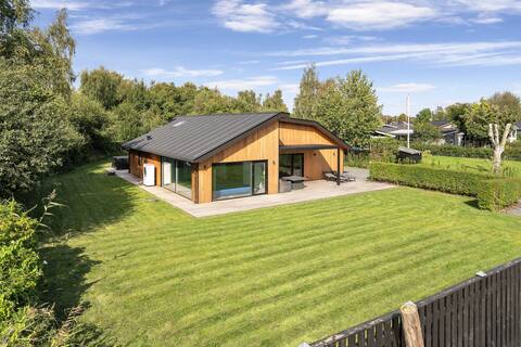 Pool & Spa Summerhouse
