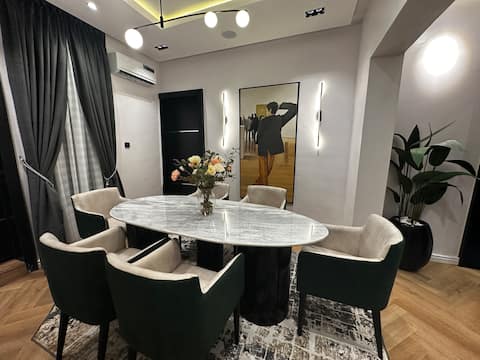 Lux Penthouse in Lekki Phase 1 with PS5