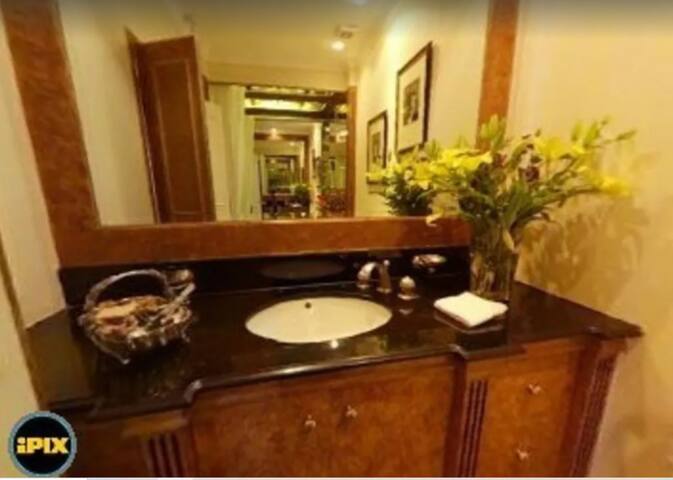 Harrods-Museums-Hyde Park 5 mins walk-Knightsbridg gallery image 4