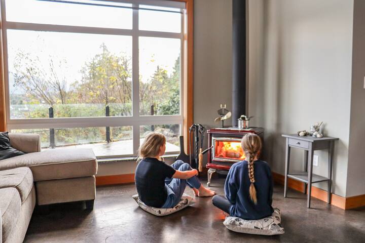 The Lookout – Oceanview Hot Tub gallery image 5