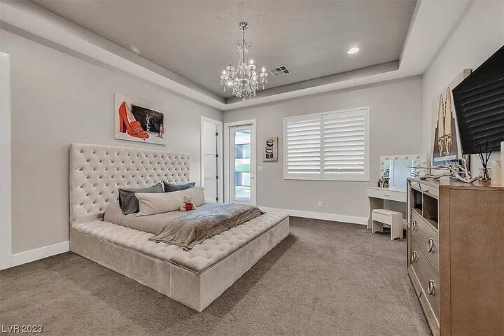 7 minutes to Vegas strip-your home away from home gallery image 3