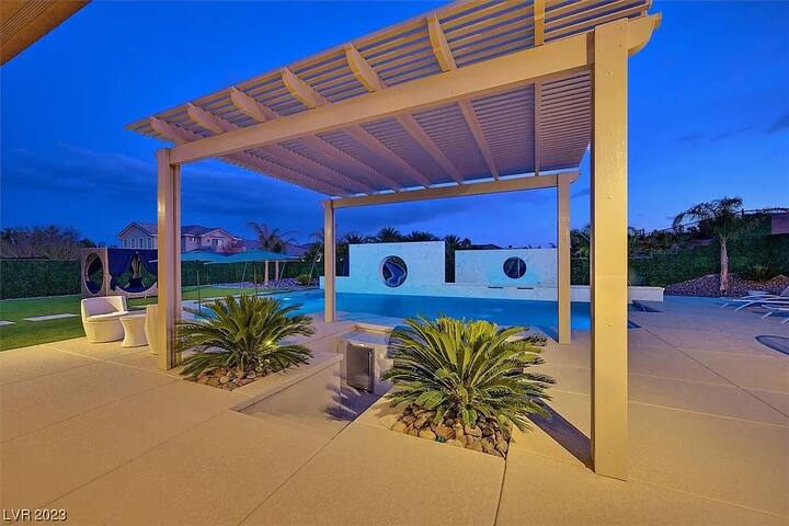 7 minutes to Vegas strip-your home away from home gallery image 5