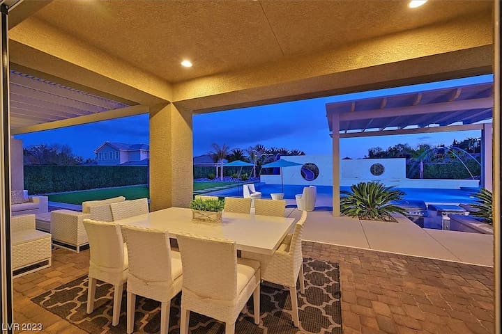 7 minutes to Vegas strip-your home away from home gallery image 2