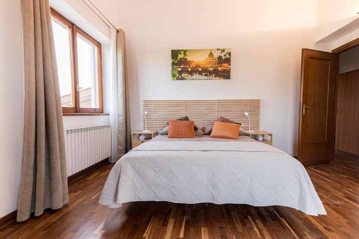 Втора двокреветна соба (на горниот кат)