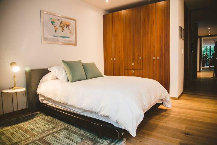 Polanco Oasis: 2 quiet rooms gallery image 4