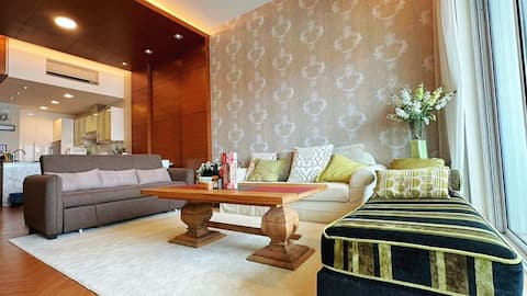 6th Straits Quay Seafront Suite | Ocean & Skyblue