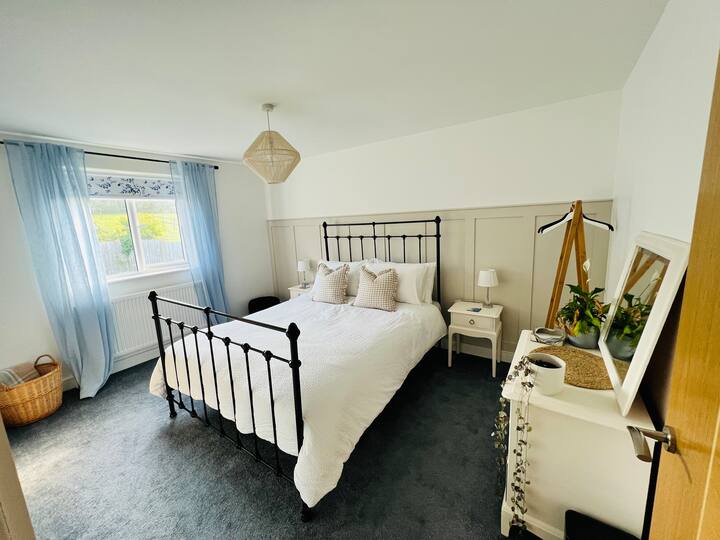 Delightful & Spacious Room with ensuite Houses for Rent in Redruth