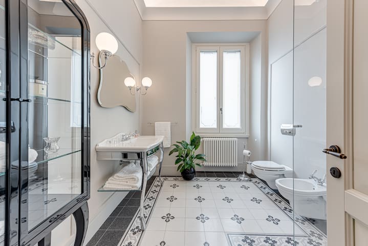 Angelicus Luxury Apartment, the Heart of Florence gallery image 5