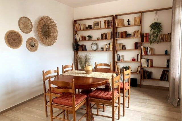 Popular Airbnb listing: Fréjus Apartment over the sea, on the beach in Fréjus