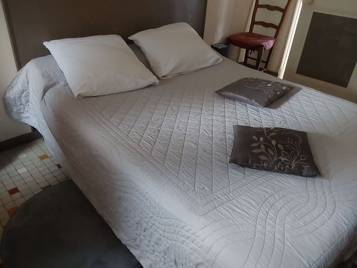 spálňa 1 : 1 lôžko 140 pre 2 osoby