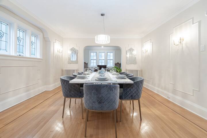 Charming 5-Bedroom Forest Hill Home gallery image 3