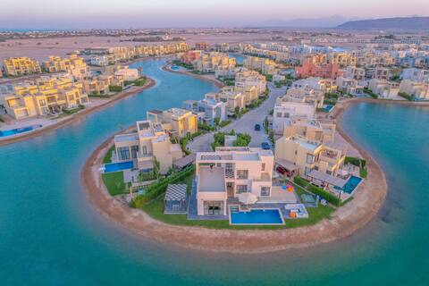 4BR Villa with Heated Pool Tawila Lagoon El Gouna