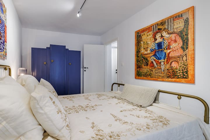 მე-2 საძინებელი ორადგილიანი საწოლით (160სმ × 200სმ)