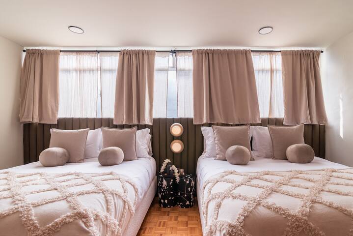 Beautiful Curated & Designed Flat IN ROMA NORTE gallery image 3