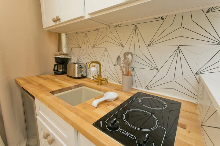 Boho Studio, Central Waikiki, 1 Block To Beach - Hanauma Bay, Honolulu