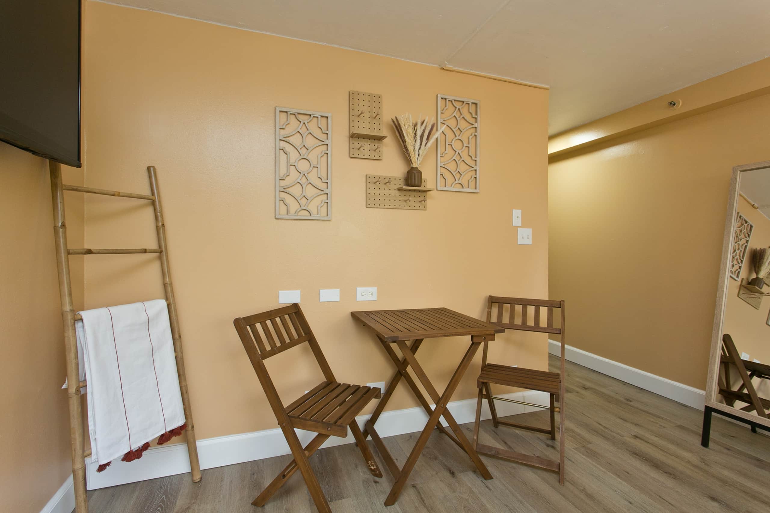 Boho Studio, Central Waikiki, 1 Block to Beach - Photo 6