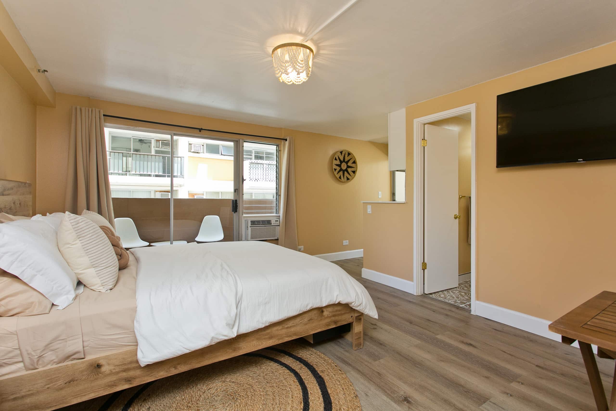Boho Studio, Central Waikiki, 1 Block to Beach - Photo 10