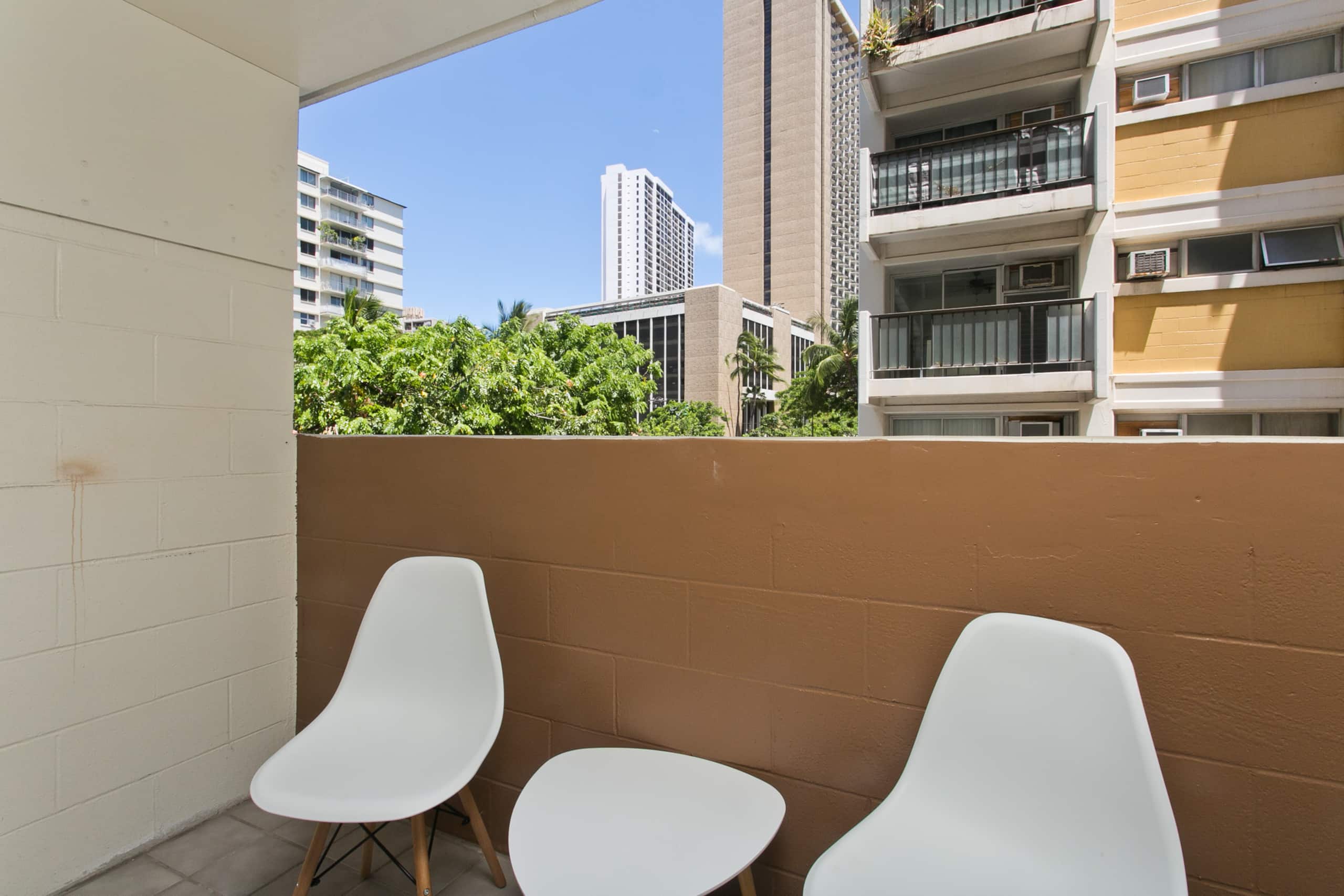 Boho Studio, Central Waikiki, 1 Block to Beach - Photo 16