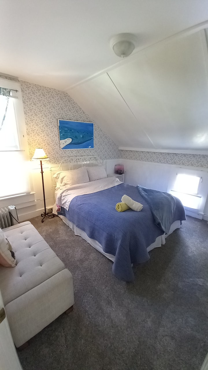 ห้องนอนควีนไซส์ #1 - พร้อมชุดเล็ก