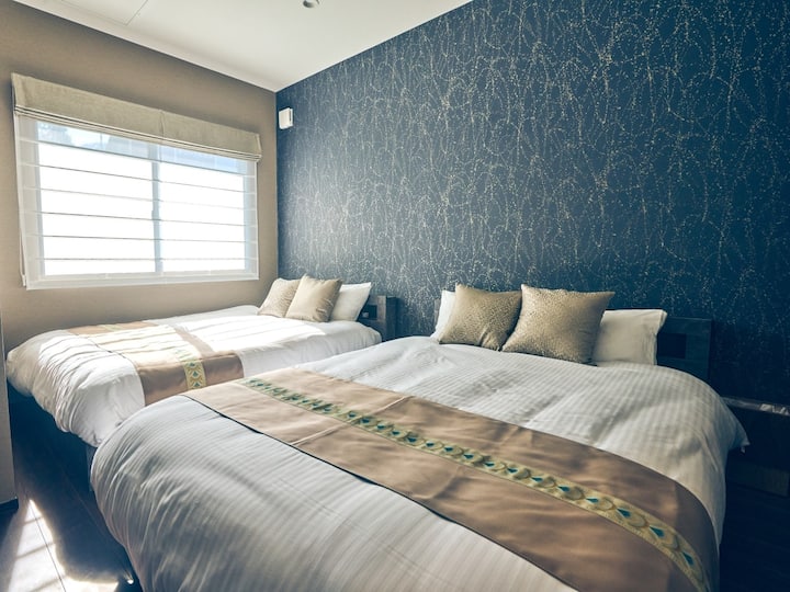 合計3つの寝室があります。1つ目はダブルベッド2台です。
・ツインルーム（ダブルベッド2 ）
