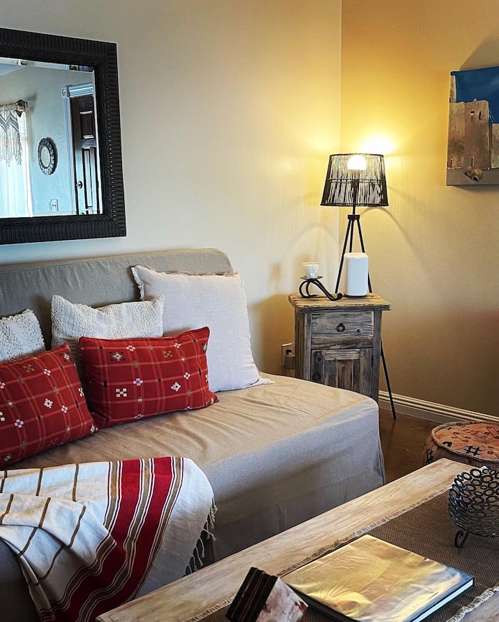 Woonkamer met slaapbank voor 2 personen