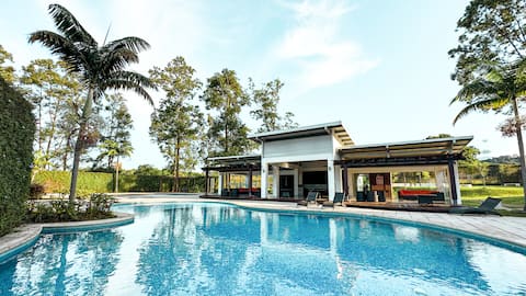 Free Parking 10 min from SJO airport AC-Pool-Gated