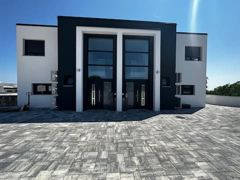 Villa Mariella - Haus mit Pool