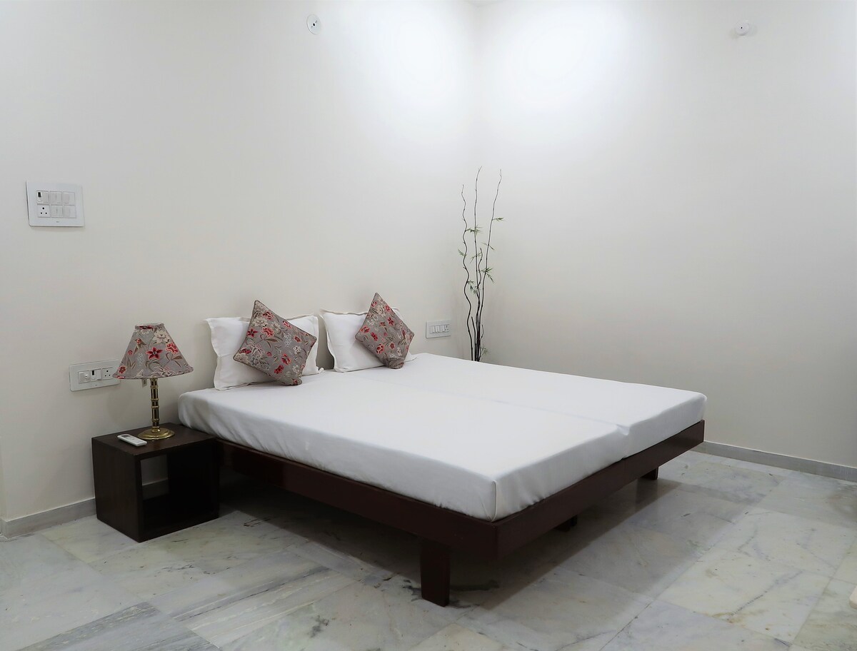 Photo inspiration: Private Floors For Rent Reference: Rustic 2Bhk Private Floor In Charming Bungalow Houses For Rent