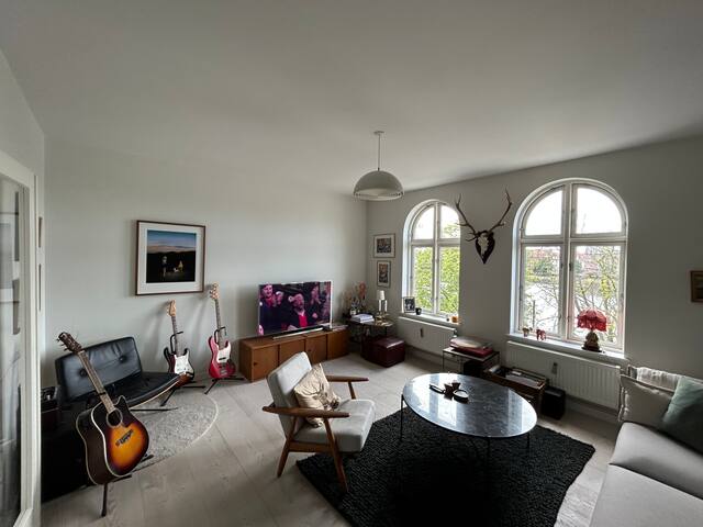 Spacious with view to the lakes gallery image 3