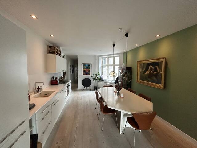 Spacious with view to the lakes gallery image 5